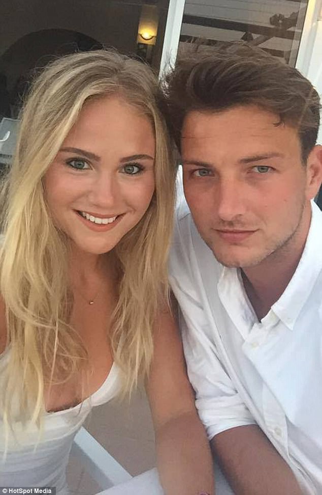 3F8D2A0000000578-4439444-image-a-15_1493023491648