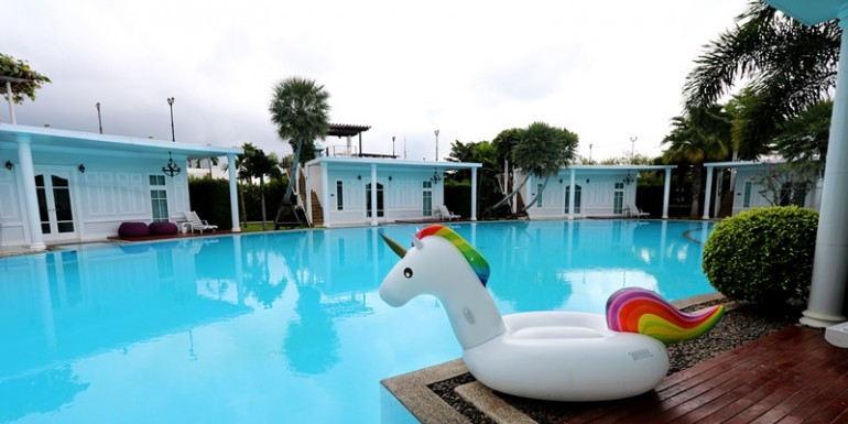 The-Sea-Cret-Garden-Hua-Hin-Deluxe-Pool-Access-Room-1-770x385
