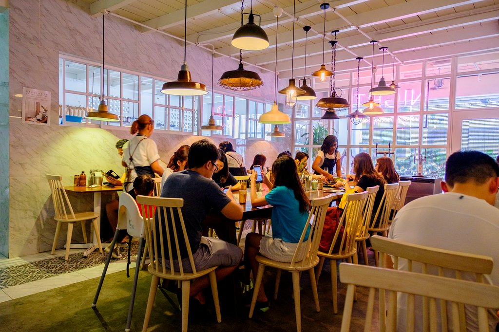 the-ambience-of-the-cafe