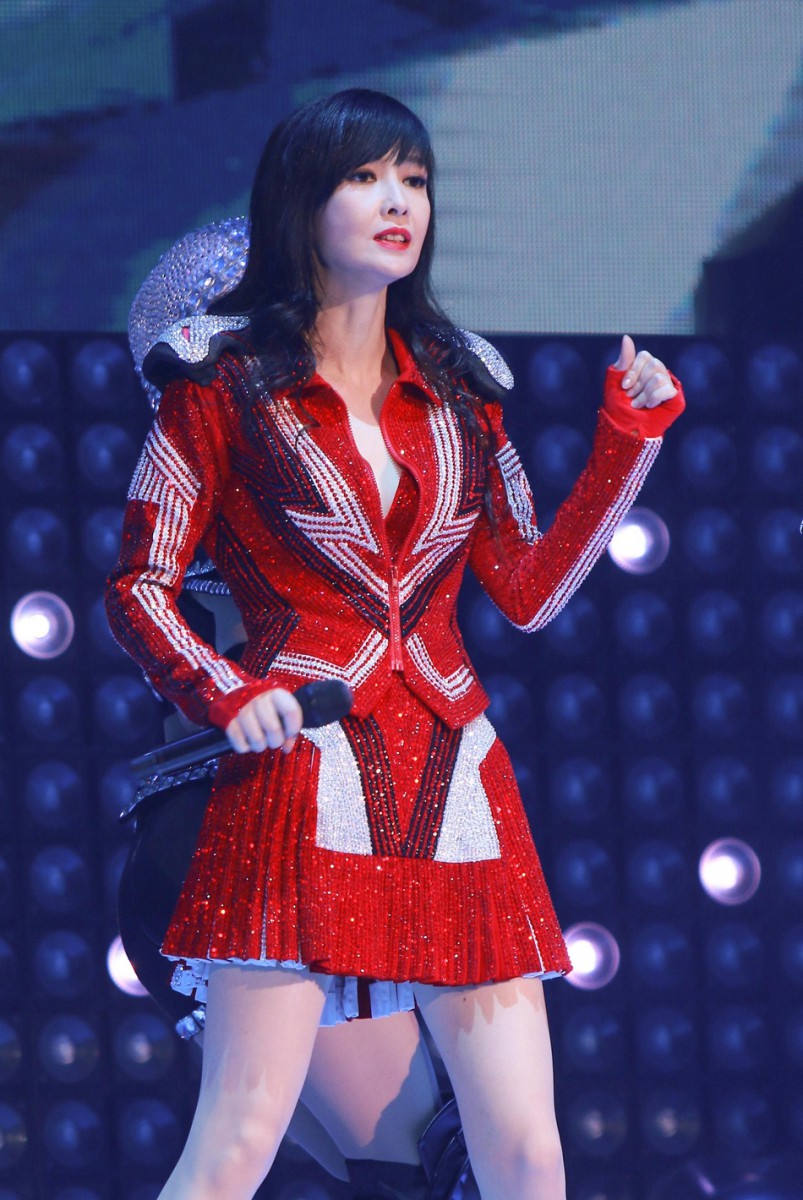 Vivian_Chow_RedHouse_004