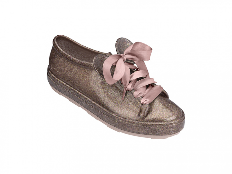 large_S18_3226050716_MEL_BE_+_DISNEY_INF_SIDE_VIEW-1 (1)