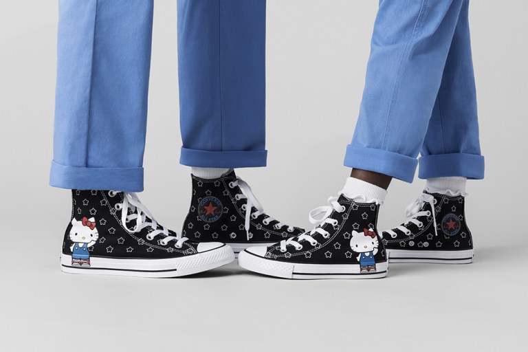 H018_CONVERSE_X_HELLOKITTY_JOURNEYS_CHUCK_BLACK_TALLTOSMALL_001