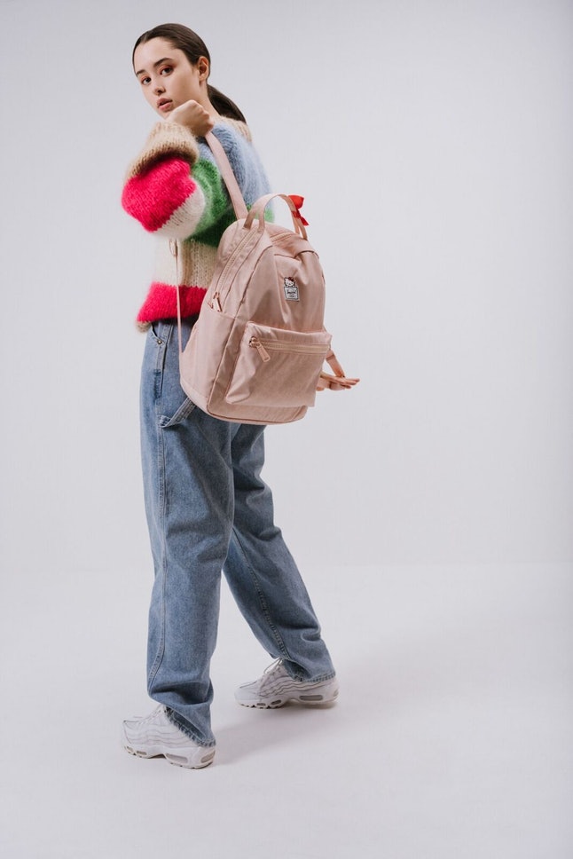 fb63f056-9e8e-4895-88a9-6443493396d4-1