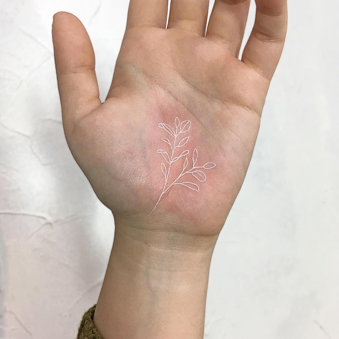 Instagram @tattooist_bomin