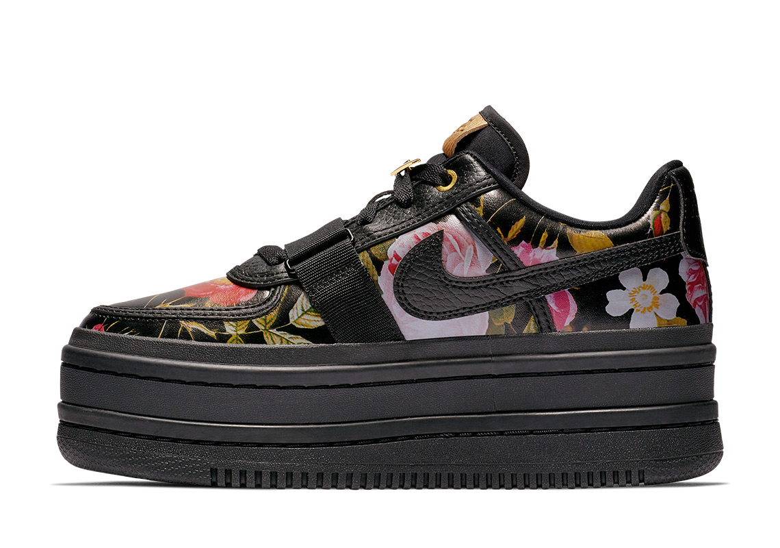 nike-vandal-lx-floral-aq7892-001-21