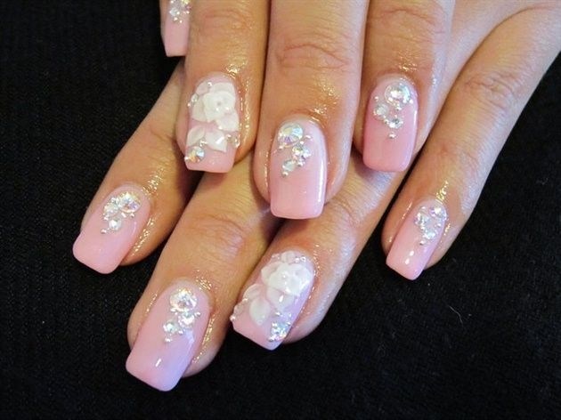 Beautiful-and-Elegant-Wedding-Nail-Design-for-Brides-22