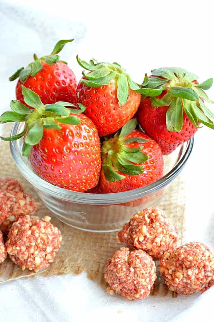 Strawberry-Energy-Bites1