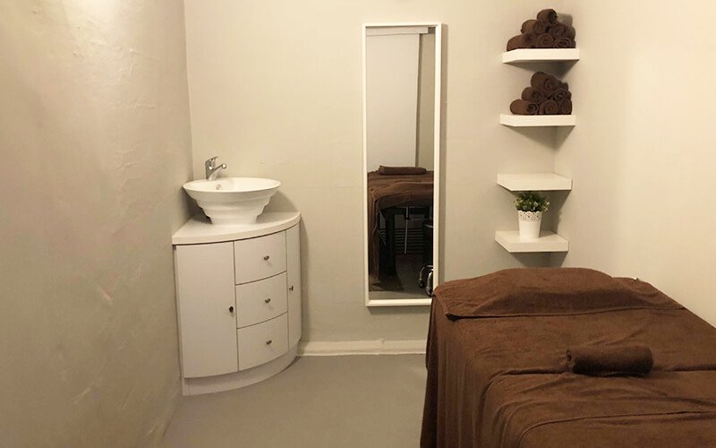 Onyx Lash (via Fave)