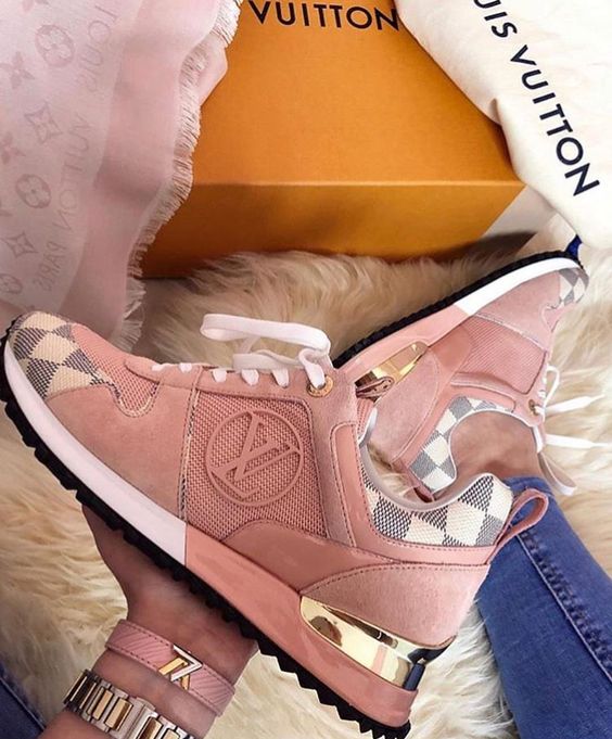 8 Louis Vuitton Chunky Shoes In Millennial Pink