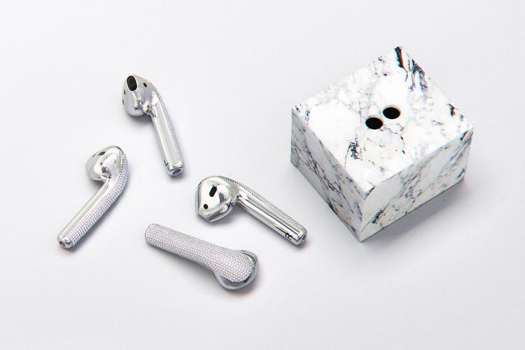 https___hypebeast.com_wp-content_blogs.dir_6_files_2019_07_apple-airpods-diamond-designer-ian-delucca-art-gold-marble1