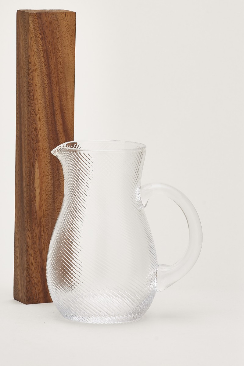 arni_swirl_glass_pitcher_10_1