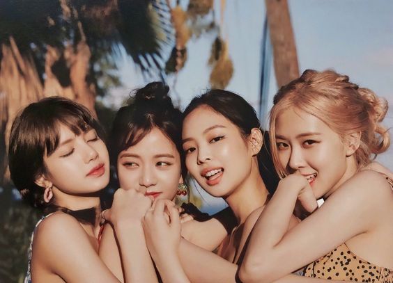 Blackpink group shot