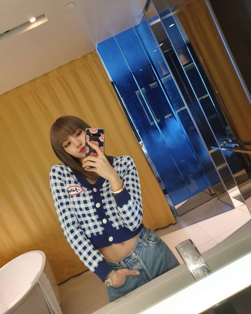 @lalalalisa_m via Instagram