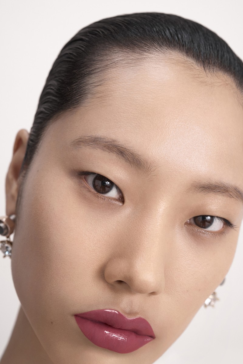 Burberry Kisses Asian Model Rosewood