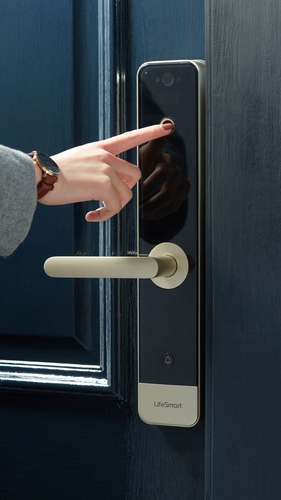 fca9b1f57b5061a6e8693859b838baf7