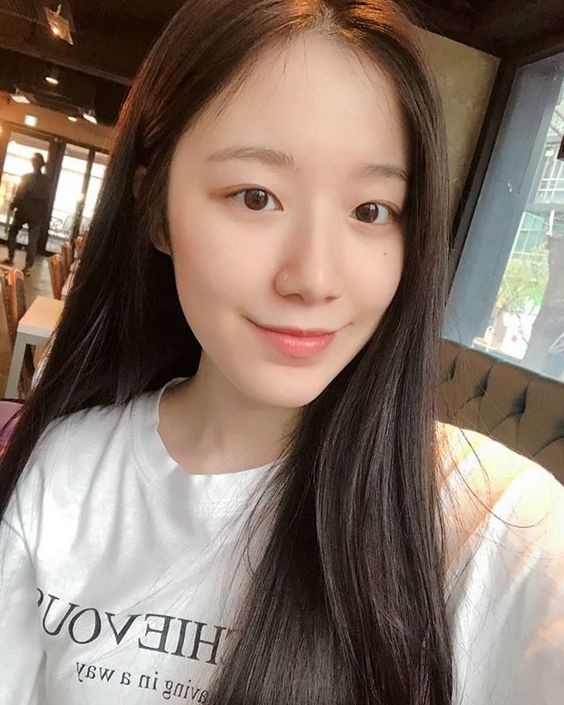 Bare faced asian girl 