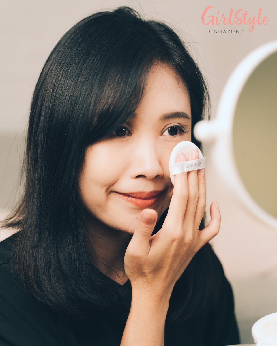 Set your makeup with transparent powder