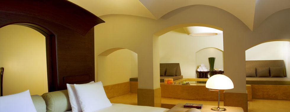 THE BARAI Pool Suite indoor bath