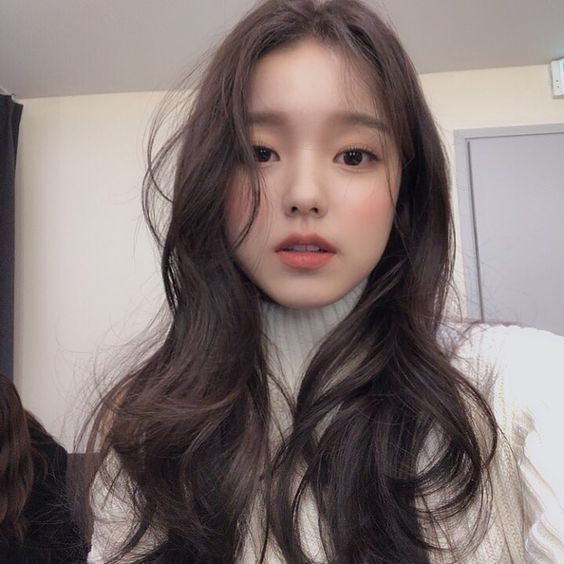 girl with warm undertone