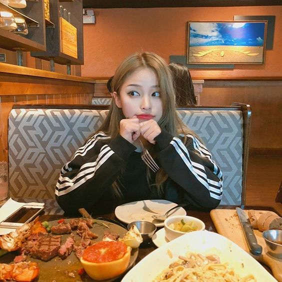 ulzzang eating