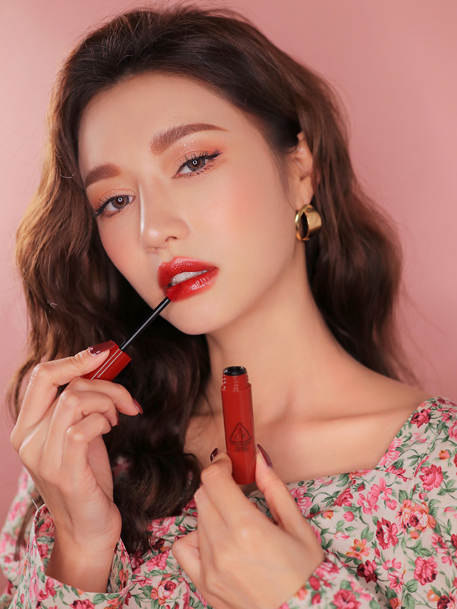 Glaze Lip Tint in break me shade 