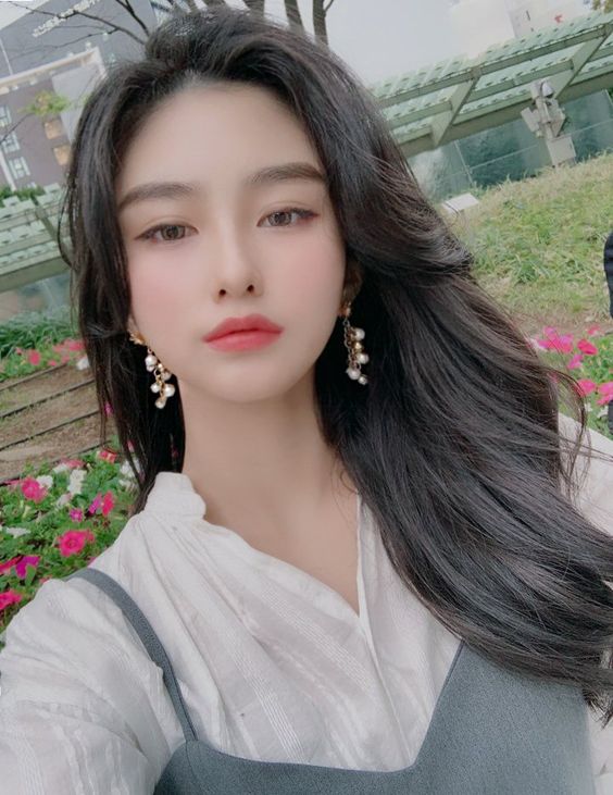 Korean girl selfie