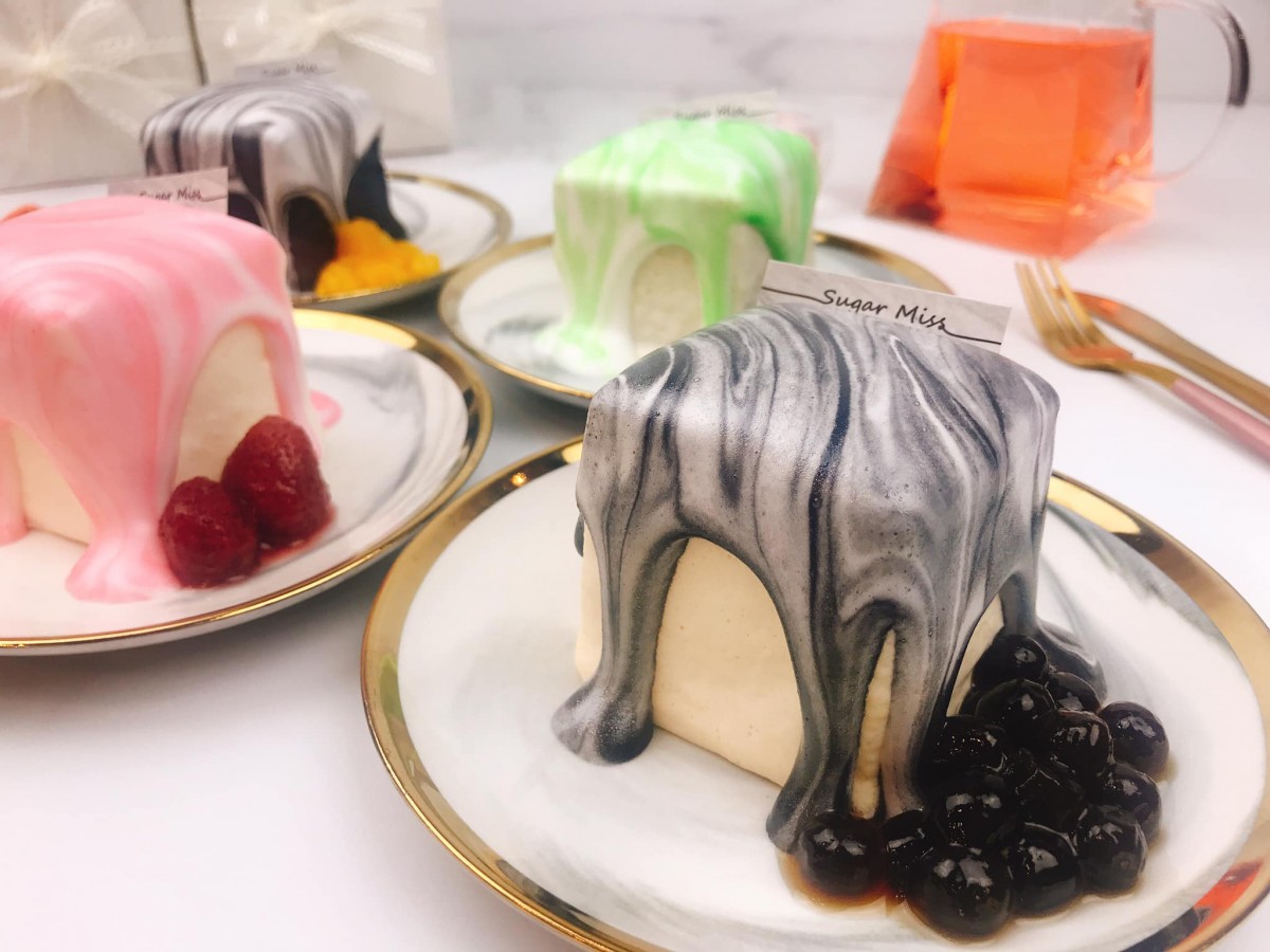 Sugar Miss marble cube cakes in black, pink and green