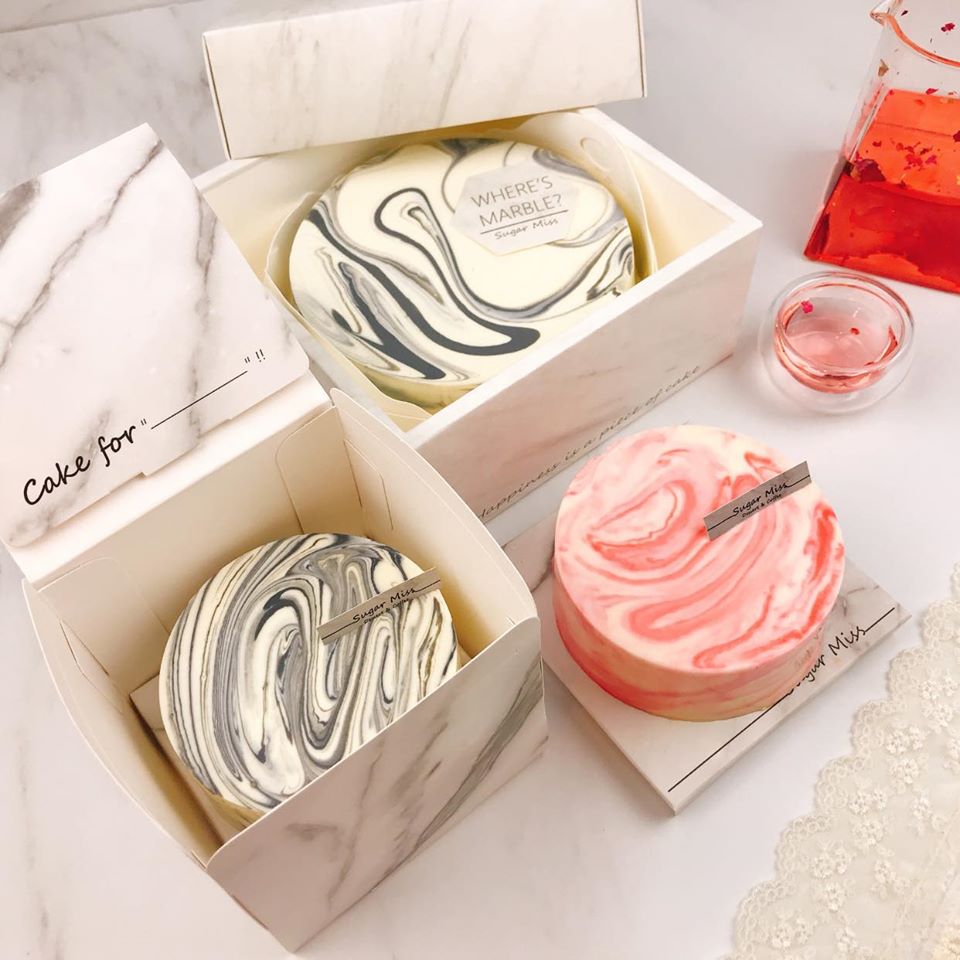 Sugar Miss marble cheesecake in pink and black
