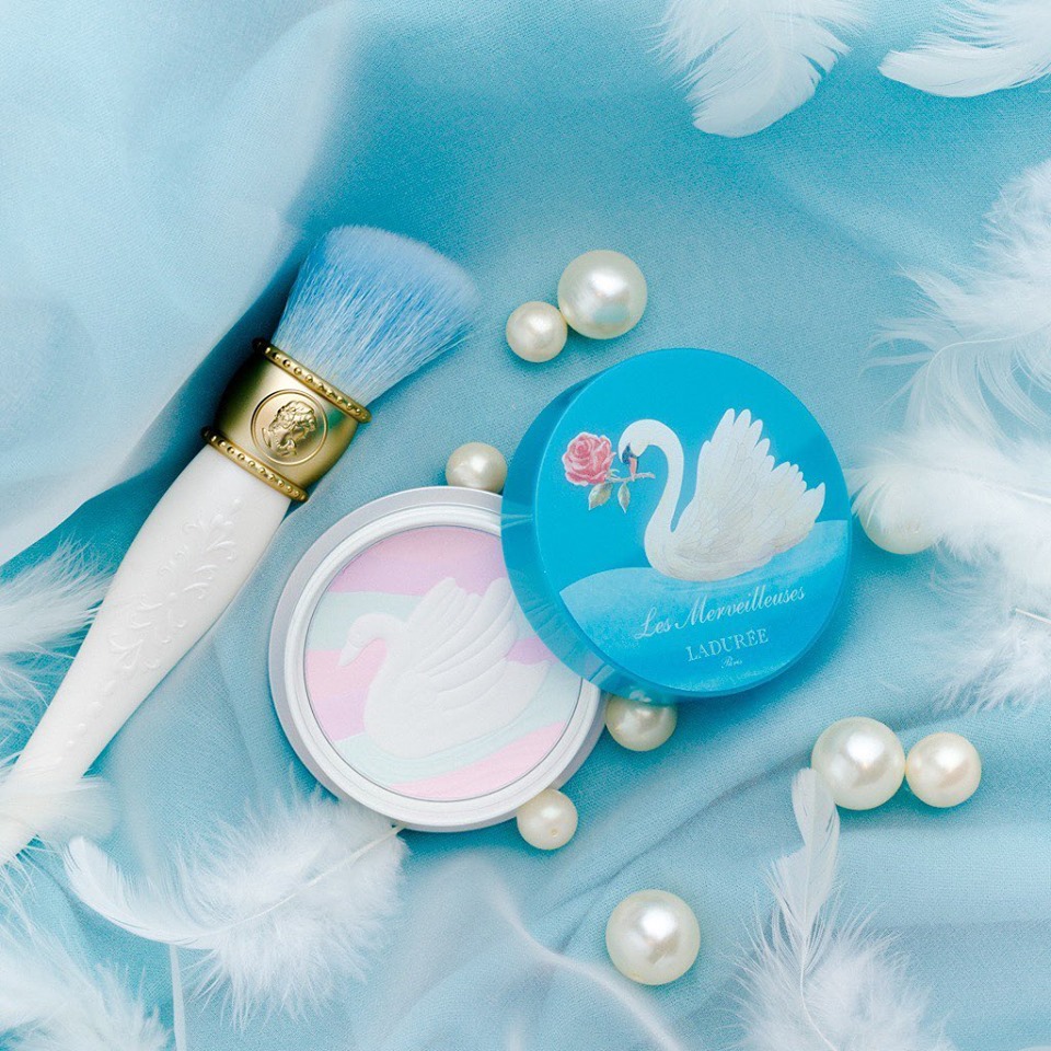 limited edition swan cheek brush