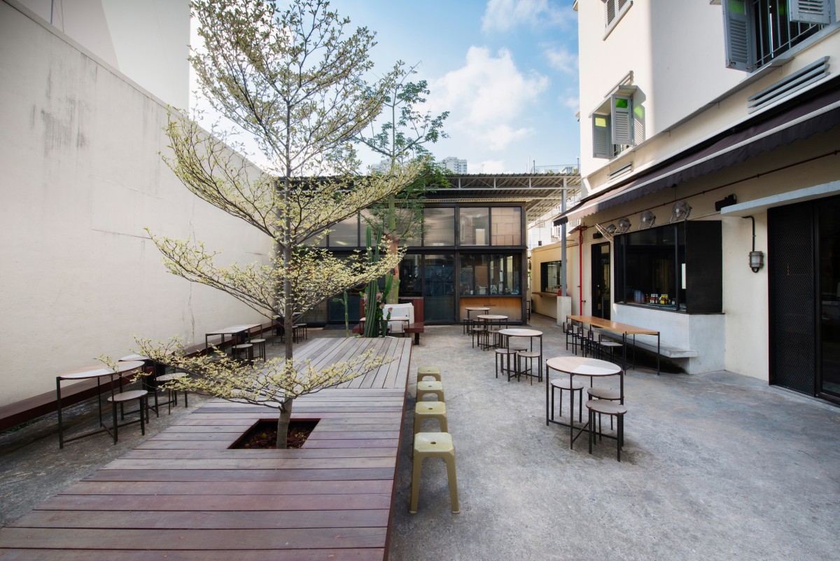 Chye Seng Huat Hardware outdoor seating