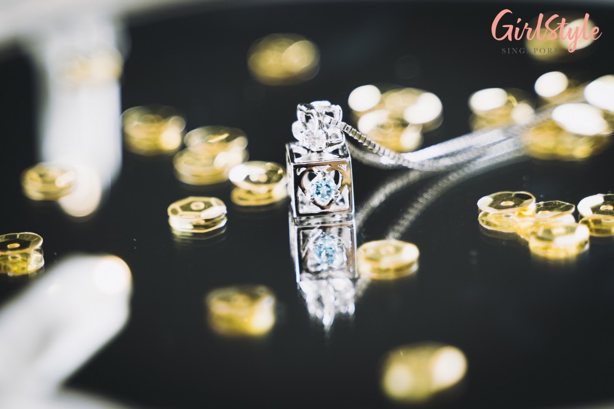 Gift Box Bennetto Pendant by Citigems