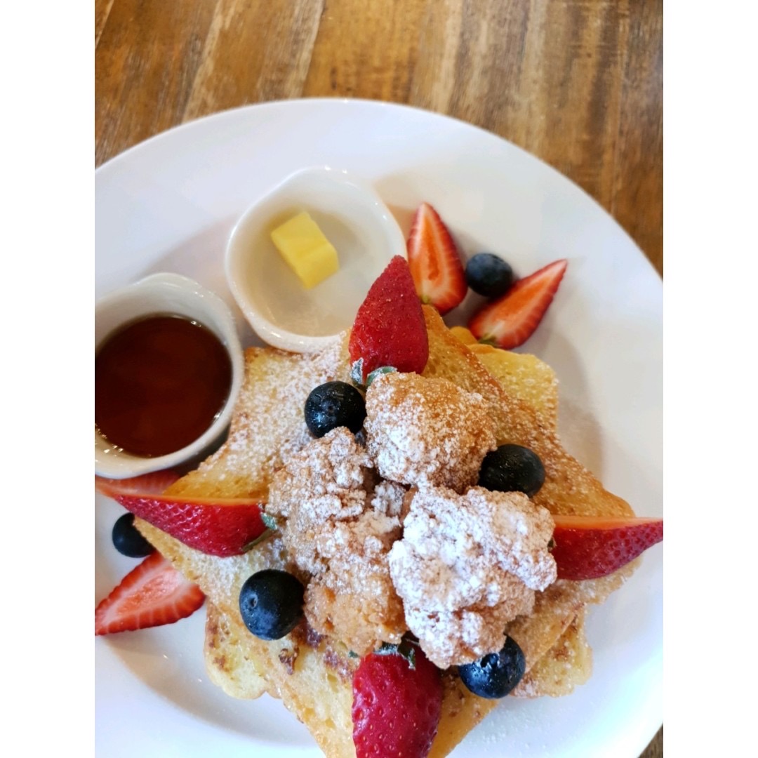 Knots Cafe and Living dessert