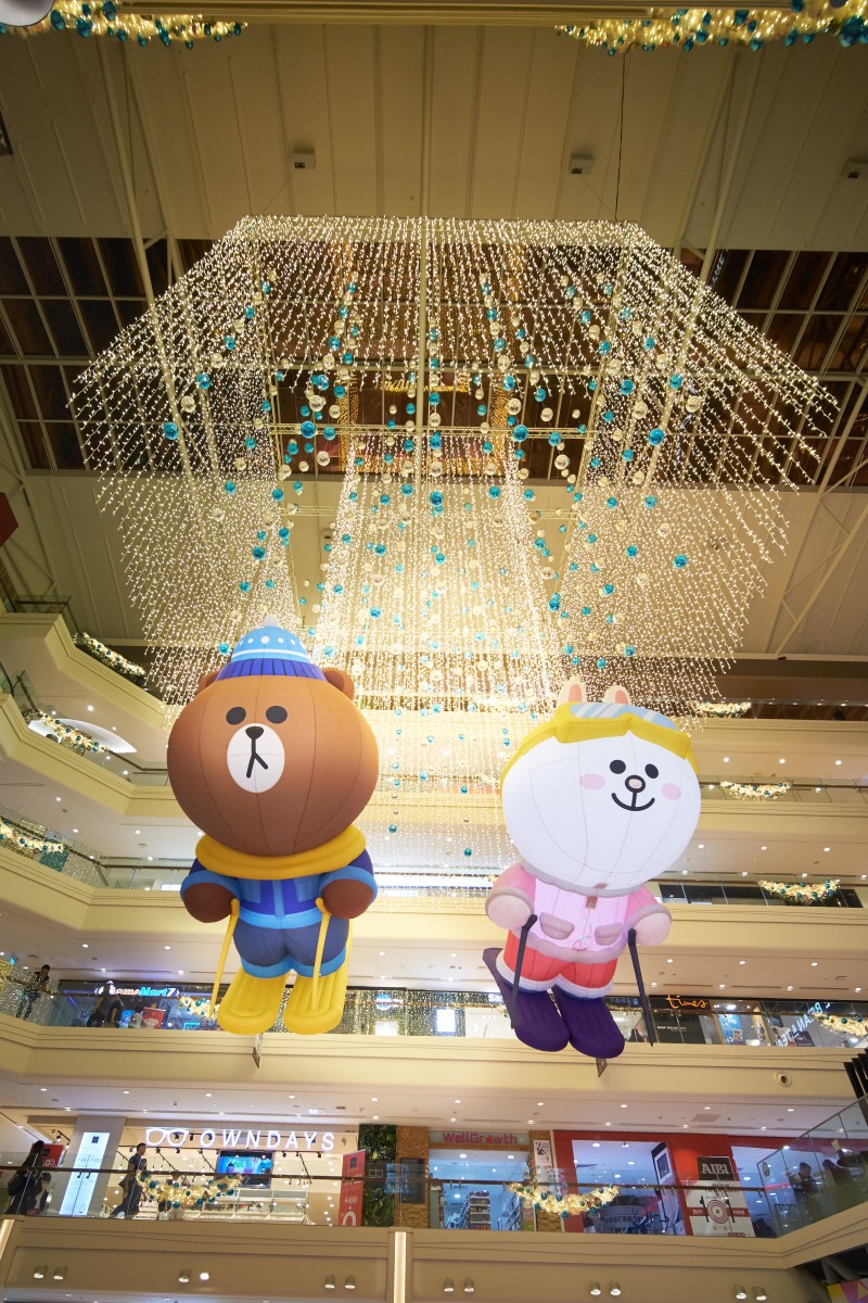 Plaza Singapura LINE FRIENDS installation
