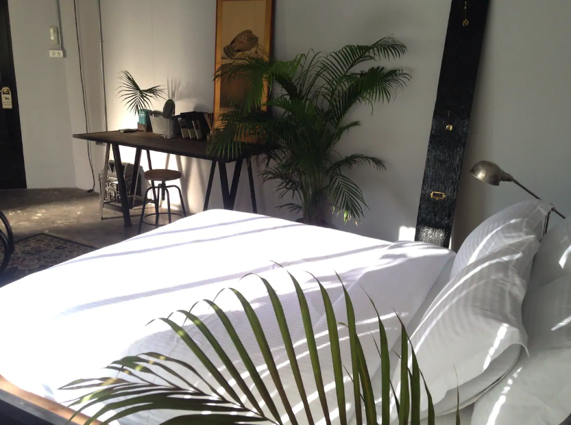 Interior of Magic Dragon room