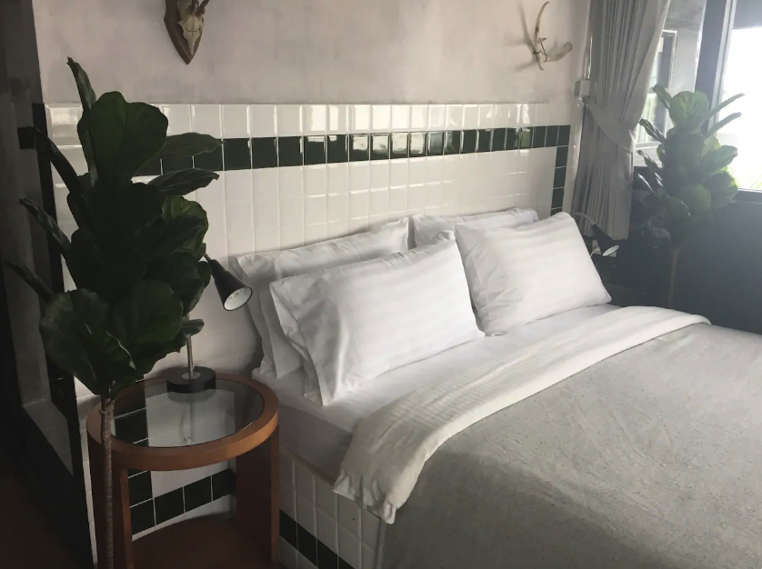 Bed area of Octopus' Garden room
