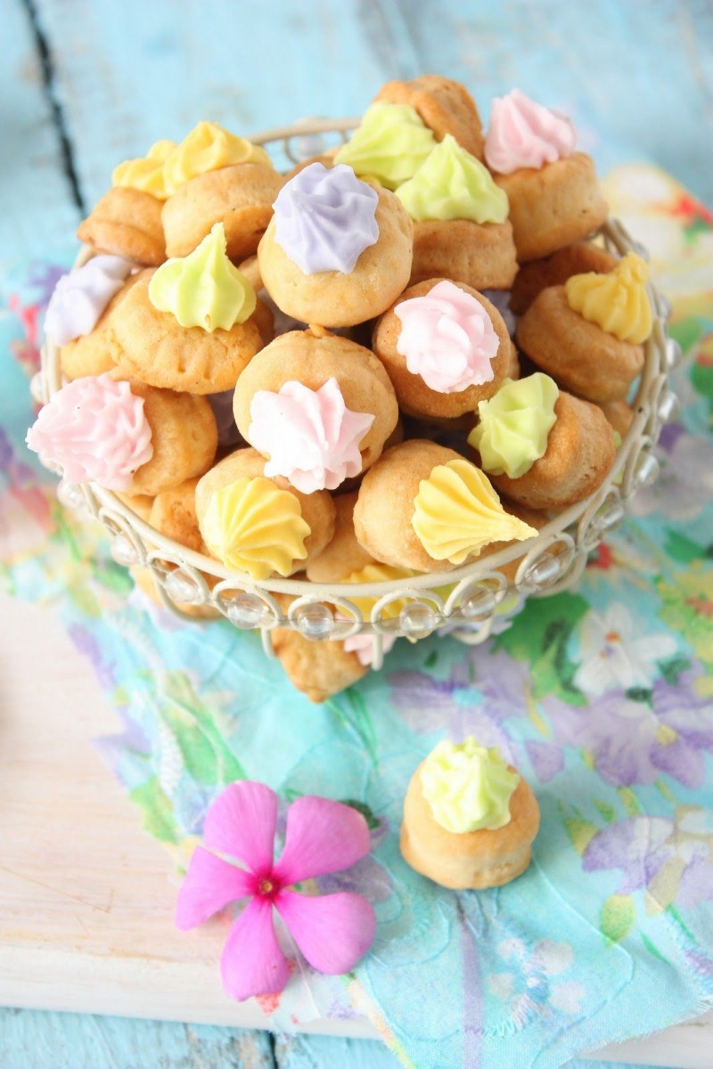 Iced gem biscuit