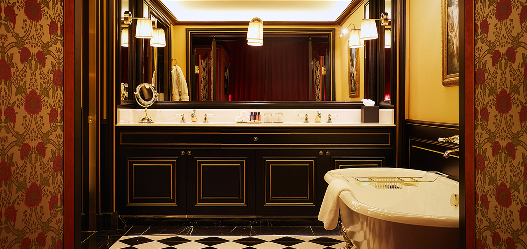 Toilet of Amour deluxe room