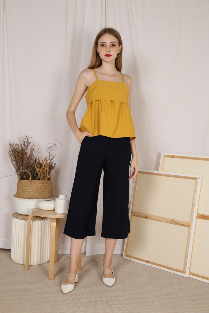 girl in culottes