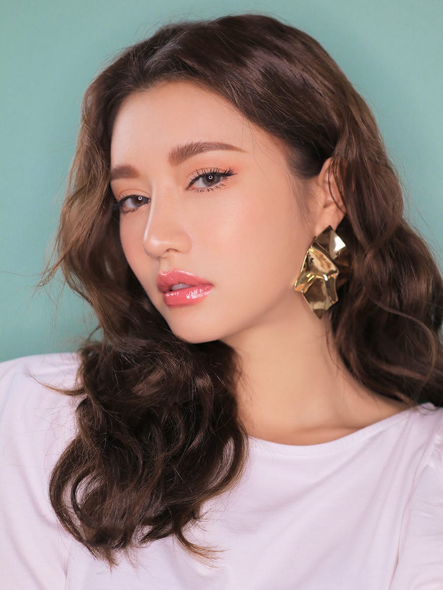 Model wearing Rose Pink shade