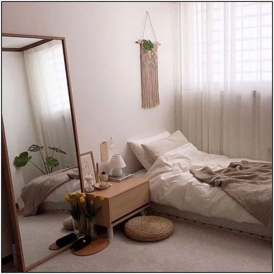 Minimalist bedroom