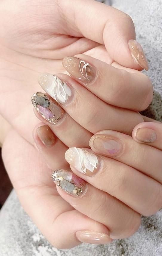 Nail Art Inspired By Mother Of Pearl Shells