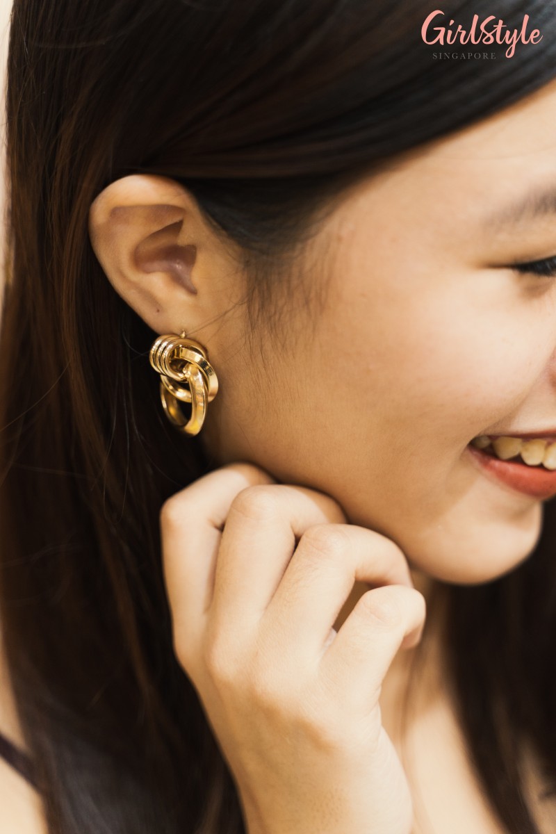 gold earrings