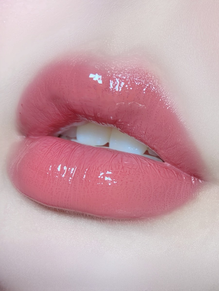 Close up of 3CE glaze lip tint Rose Pink shade