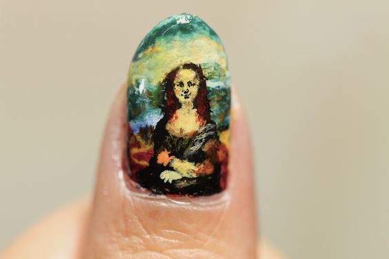nail art inspired by famous painting Mona Lisa by Leonardo da Vinci