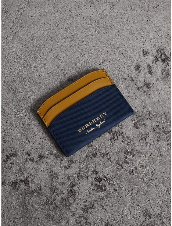 6 Beautiful Luxury Branded Card Holders