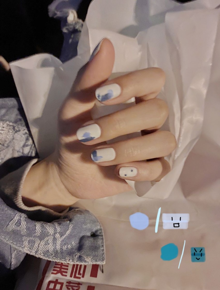 blue nails