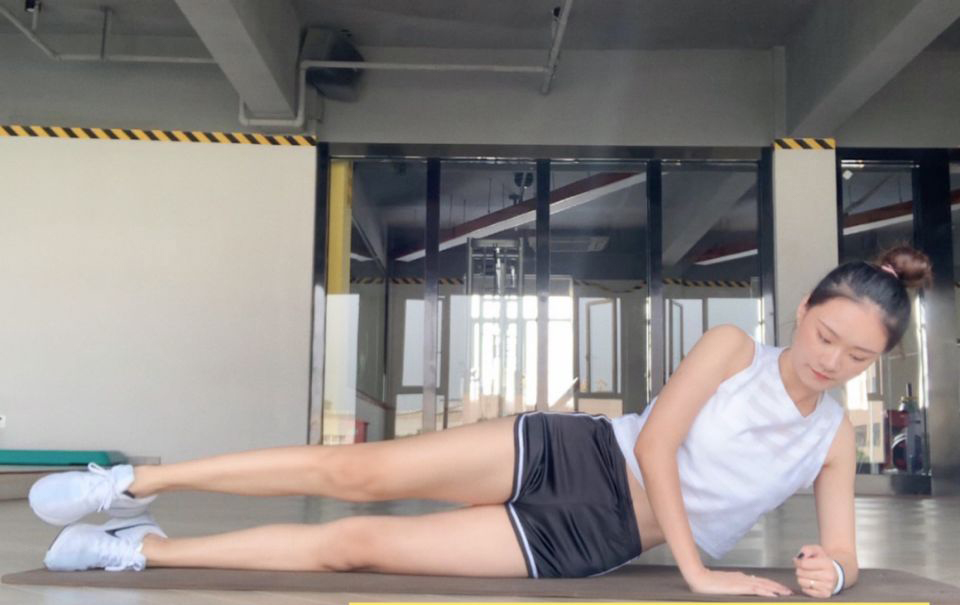 side leg lifts