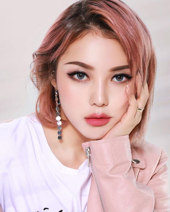 asian woman with winged eyeliner