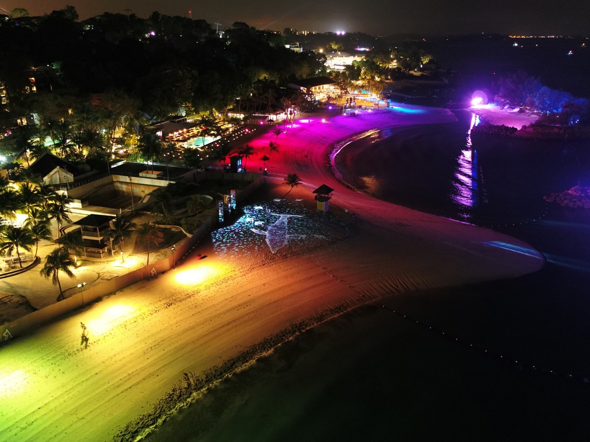 Bird's eye view of Siloso beach