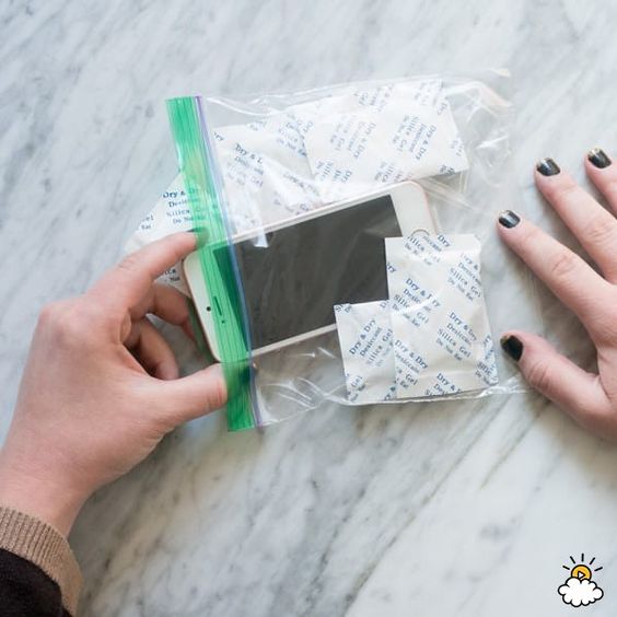 phone in sealable plastic bag